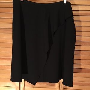 ANN TAYLOR BLACK FLARE SKIRT